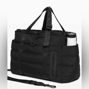 Lululemon dash all day duffle